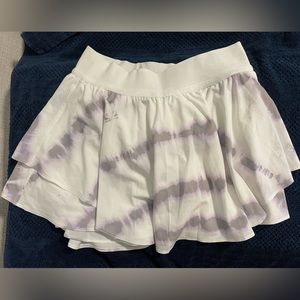 Lululemon court rival high rise skirt size 6 Transverse Lilac Multi